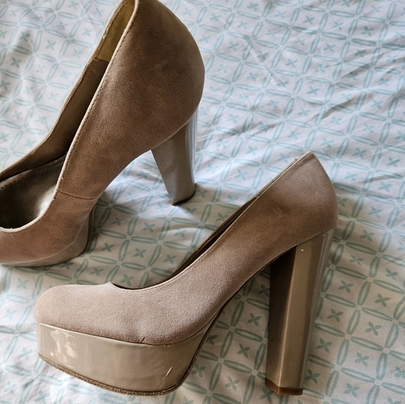 Just Fabulous 8.5 Nude Pumps - Picture 3 of 4